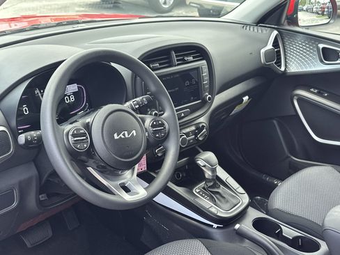 New 2025 Kia Soul LX w/ LX Technology Package image 12