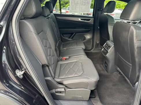 Certified 2024 Volkswagen Atlas Cross Sport SE w/ Panoramic Sunroof Package AWD/4WD image 36