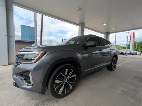 Used 2025 Volkswagen Atlas Cross Sport SEL Premium R-Line AWD/4WD image 2