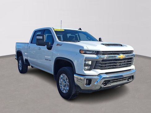 Certified 2025 Chevrolet Silverado 2500 LT image 3