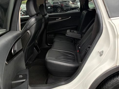 Used 2021 Lincoln Nautilus FWD image 25