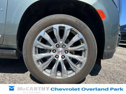 Used 2023 GMC Yukon Denali w/ Denali Reserve Package AWD/4WD image 9