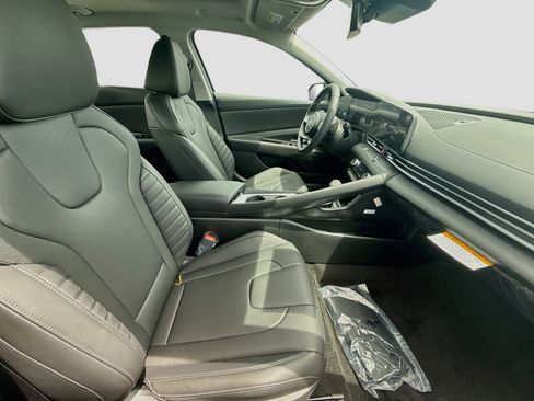 New 2026 Hyundai Elantra Limited FWD image 20