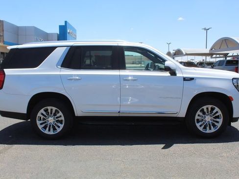 Used 2022 GMC Yukon SLT w/ SLT Premium Package AWD/4WD image 2