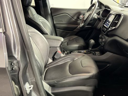 Used 2019 Jeep Cherokee Limited image 28