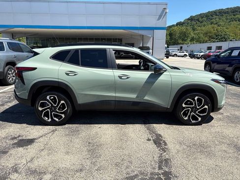 Certified 2024 Chevrolet Trax RS w/ Sunroof Package FWD image 6
