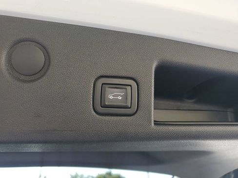 Used 2020 Chevrolet Equinox Premier image 26