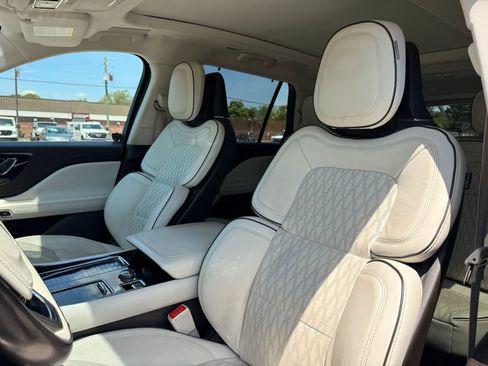 Used 2022 Lincoln Aviator Black Label w/ Dynamic Handling Package AWD/4WD image 12