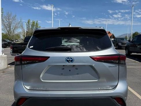 Used 2021 Toyota Highlander Limited AWD/4WD image 7