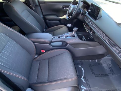 Certified 2026 Honda HR-V Sport image 9