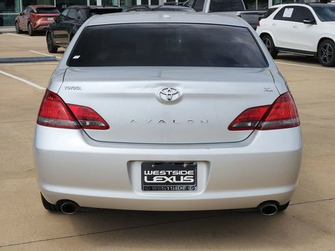 Used 2010 Toyota Avalon XL image 6
