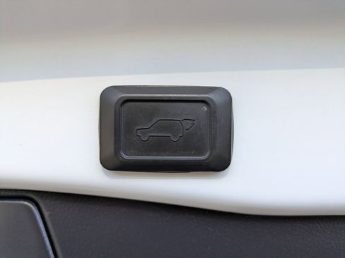 Certified 2022 Toyota RAV4 XLE image 23