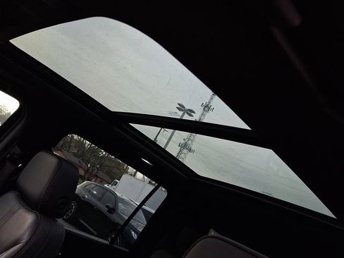 Used 2022 Chevrolet Suburban RST w/ Sport Performance Package image 12