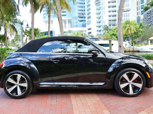 Used 2013 Volkswagen Beetle 2.0T image 3