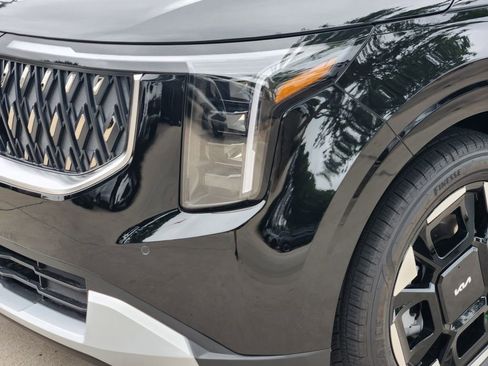 New 2026 Kia Carnival EX FWD image 7