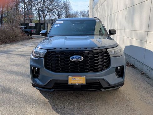 Certified 2025 Ford Explorer ST-Line image 3