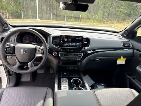 New 2026 Honda Ridgeline Black Edition image 17