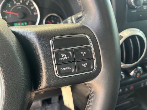 Used 2017 Jeep Wrangler Unlimited Sahara w/ Connectivity Group image 14