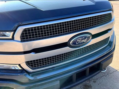 Used 2019 Ford F150 Platinum w/ Equipment Group 701A Luxury image 38