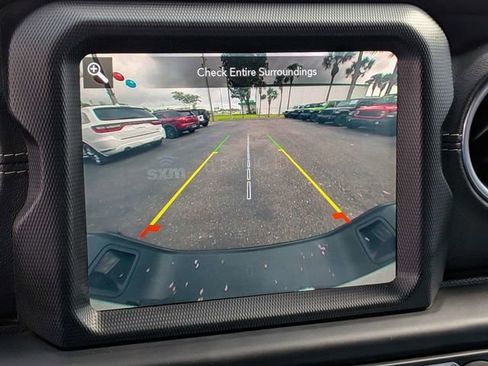 Used 2020 Jeep Gladiator Overland AWD/4WD image 19