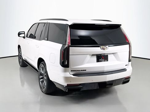 Used 2022 Cadillac Escalade Sport Platinum w/ Heavy-Duty Trailer Package AWD/4WD image 5