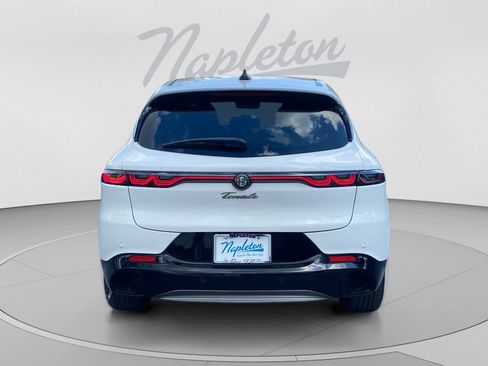 Used 2024 Alfa Romeo Tonale Ti w/ Premium Interior Package AWD/4WD image 4