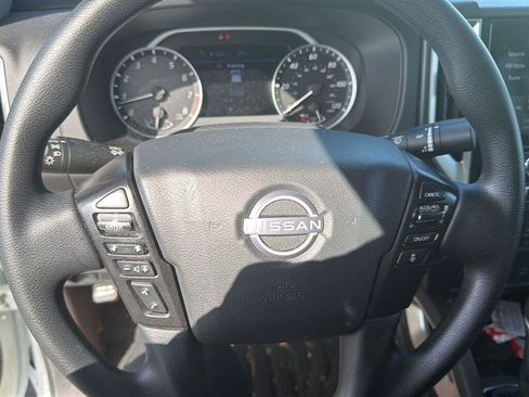 Used 2025 Nissan Frontier SV RWD image 7