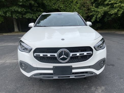 Used 2021 Mercedes-Benz GLA 250 4MATIC w/ Premium Package image 3
