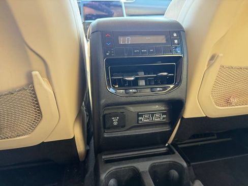 Used 2021 Jeep Grand Cherokee L Limited RWD image 24