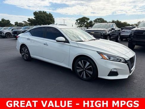 Used 2022 Nissan Altima 2.5 SV FWD image 1