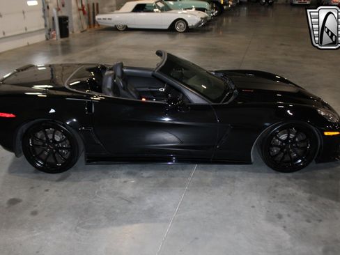 Used 2013 Chevrolet Corvette 427 w/ 1SB Preferred Equipment Group image 14