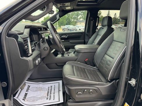 Used 2024 GMC Sierra 1500 AT4X image 13