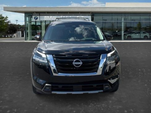 Used 2024 Nissan Pathfinder Platinum AWD/4WD image 2