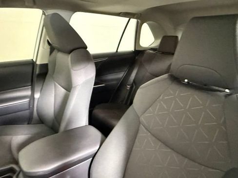Used 2019 Toyota RAV4 XLE AWD/4WD image 31