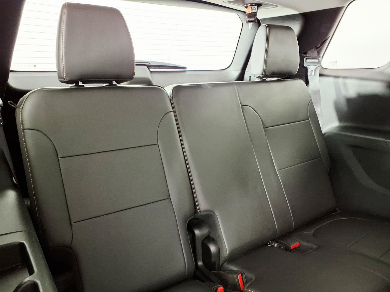 Used 2021 Chevrolet Traverse RS FWD image 13