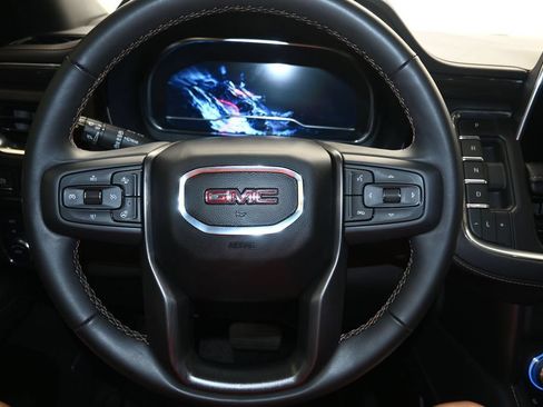 Used 2024 GMC Yukon XL AT4 AWD/4WD image 14