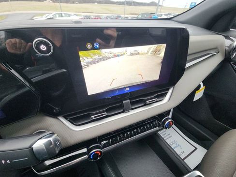 New 2026 Chevrolet Equinox LT w/ Convenience Package II image 17