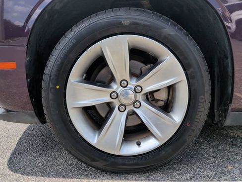 Used 2021 Dodge Challenger SXT RWD image 9