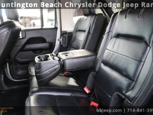 Used 2021 Jeep Wrangler Unlimited Sahara image 34