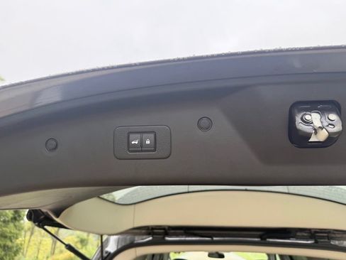 Used 2023 Nissan Armada SL w/ Cargo Package AWD/4WD image 8