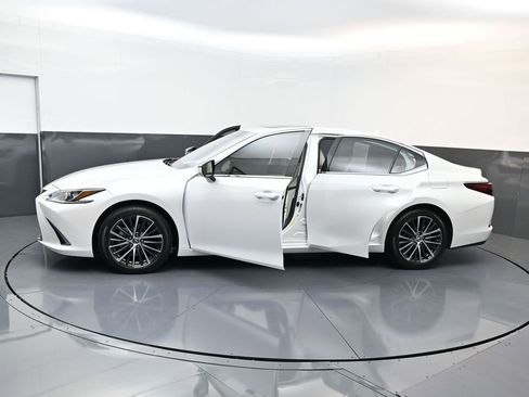 Used 2023 Lexus ES 350 w/ Premium Package image 24