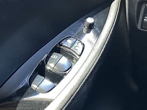 Used 2019 Nissan Leaf SV w/ SV Technology Package FWD image 27