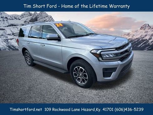 Used 2024 Ford Expedition XLT image 3