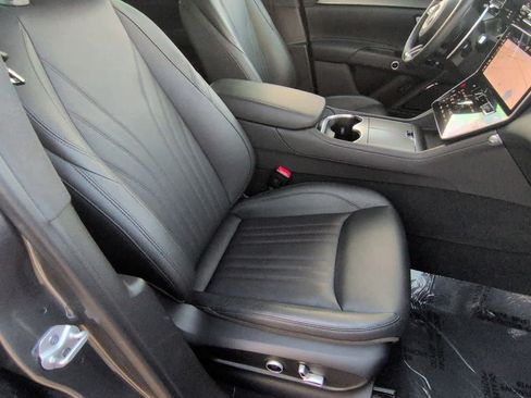 Used 2024 Maserati Grecale GT image 21