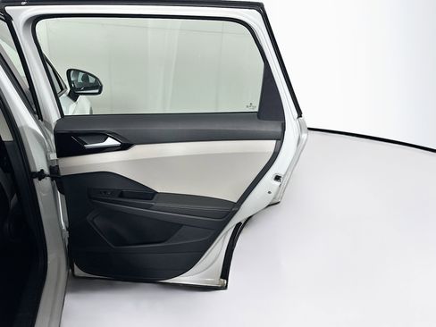 Used 2025 Volkswagen Taos S image 29