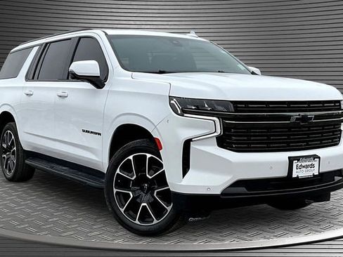 Used 2022 Chevrolet Suburban RST w/ Luxury Package image 3