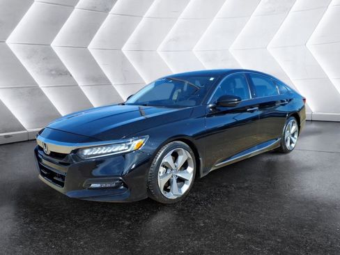 Used 2020 Honda Accord Touring image 1