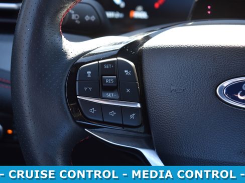 Used 2025 Ford Explorer ST-Line AWD/4WD image 12