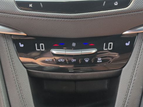 Certified 2025 Cadillac XT5 Premium Luxury w/ Technology Package FWD image 21
