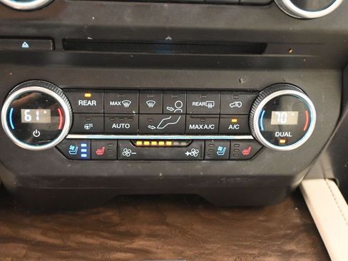 Used 2018 Ford Expedition Platinum image 6